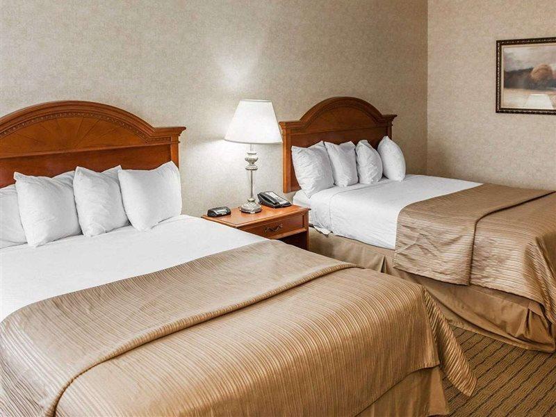 Quality Inn קסלטון מראה חיצוני תמונה
