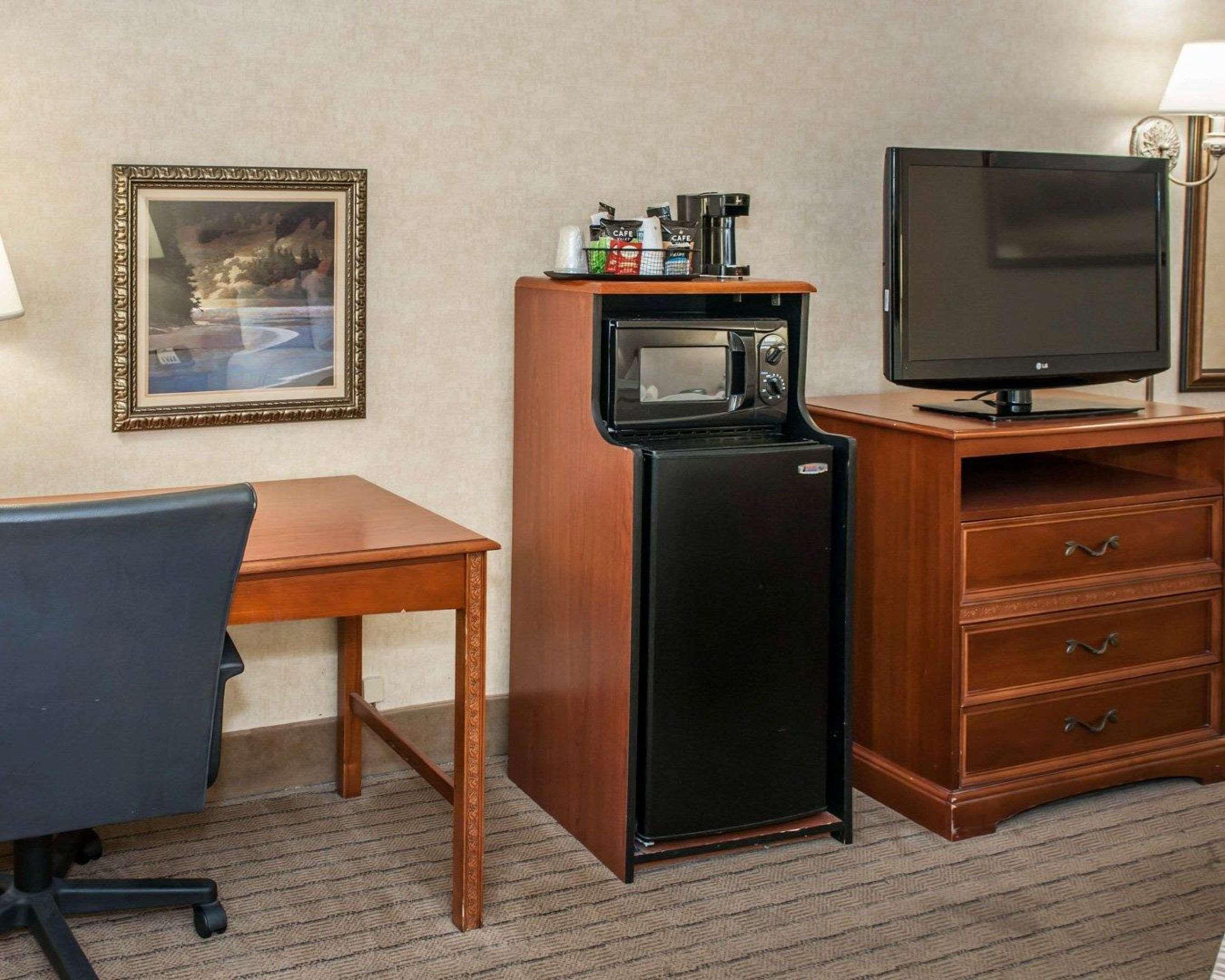 Quality Inn קסלטון מראה חיצוני תמונה
