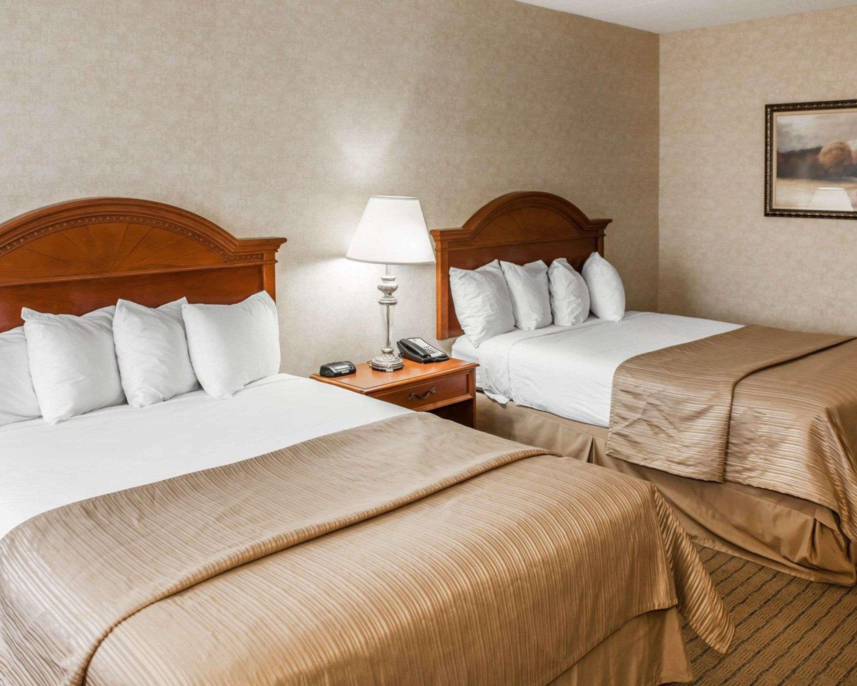 Quality Inn קסלטון מראה חיצוני תמונה