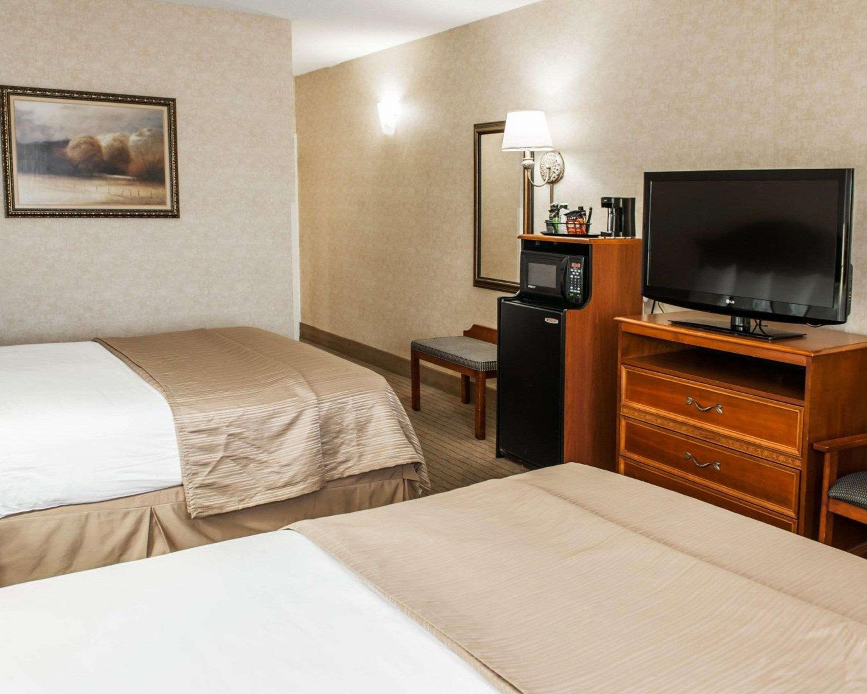 Quality Inn קסלטון מראה חיצוני תמונה