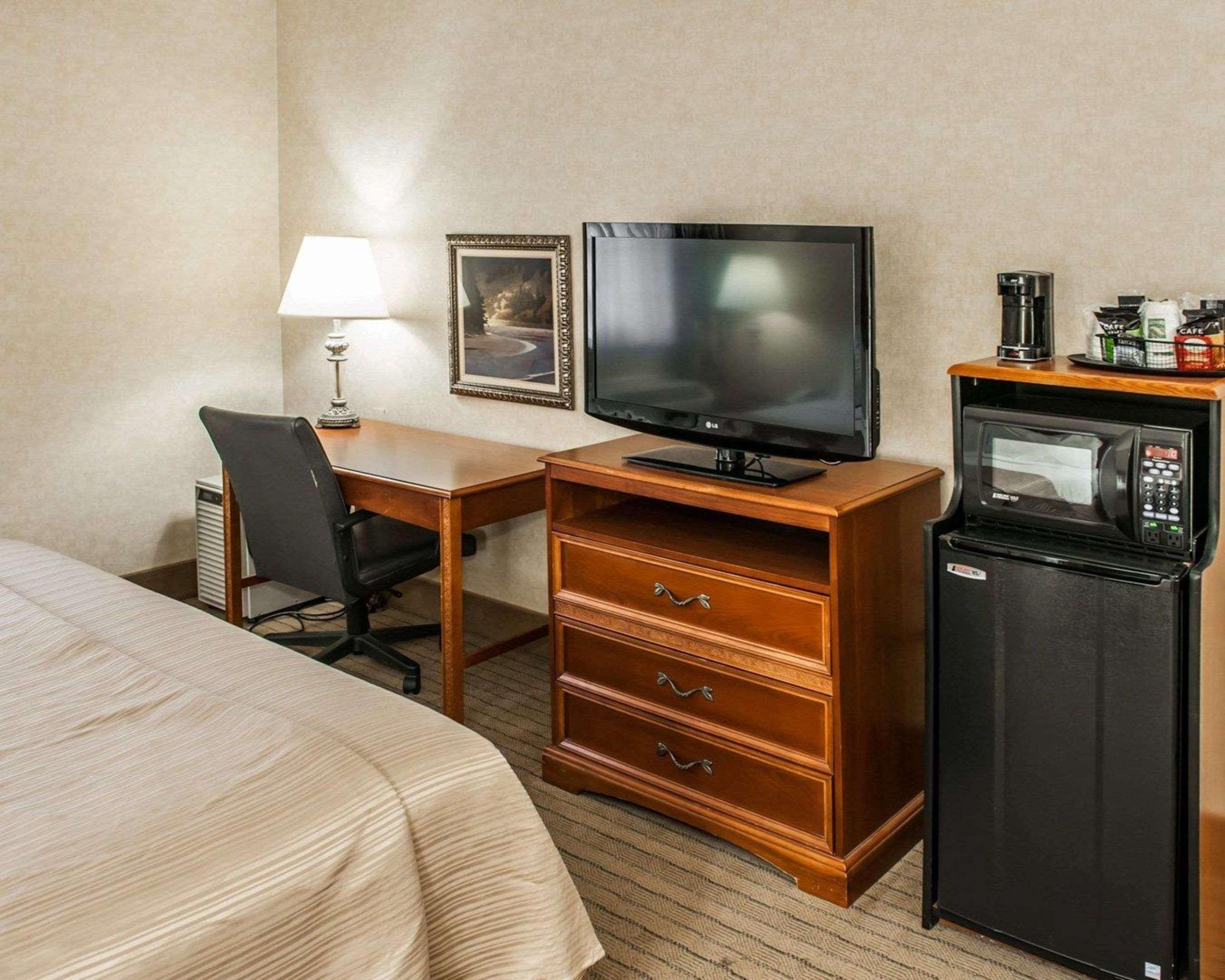 Quality Inn קסלטון מראה חיצוני תמונה