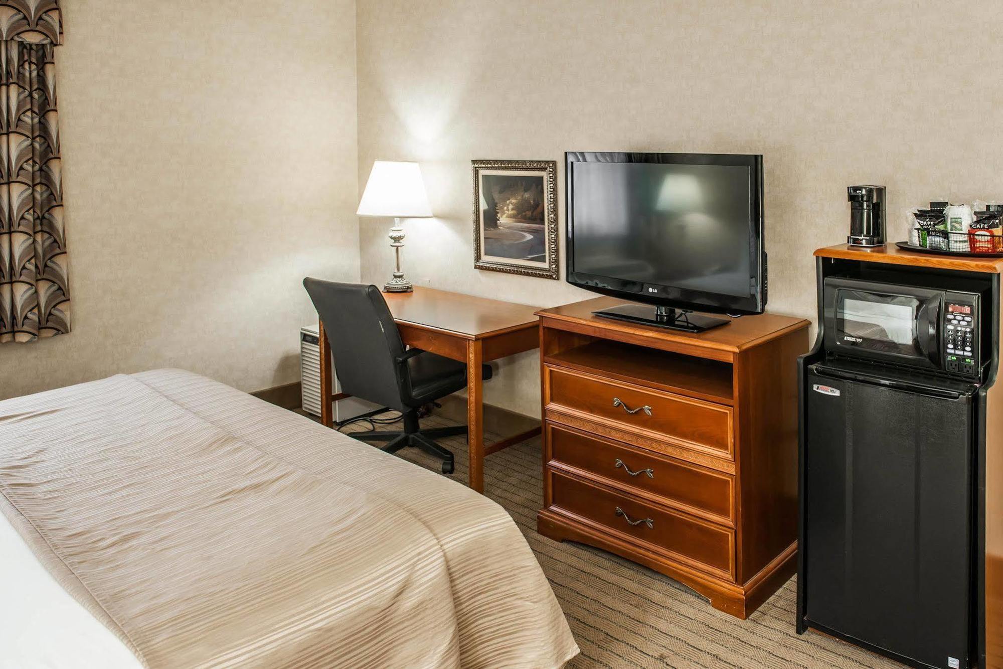 Quality Inn קסלטון מראה חיצוני תמונה