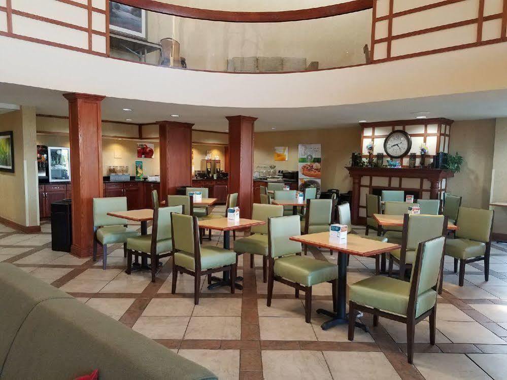 Quality Inn קסלטון מראה חיצוני תמונה